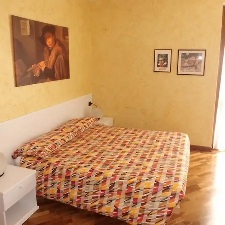 B&b-foresteria Casa Della Musica Couette-café Mandello del Lario