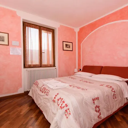 B&b-foresteria Casa Della Musica Couette-café