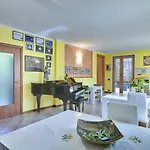 B&b-foresteria Casa Della Musica 4*