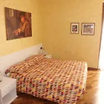 B&b-foresteria Casa Della Musica فندق مبيت وإفطار مانديلو ديل لاريو