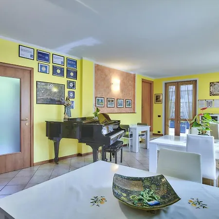 B&b-foresteria Casa Della Musica 4*