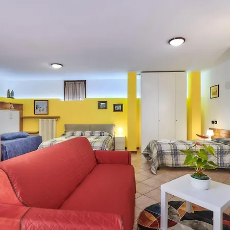 B&b-foresteria Casa Della Musica Oda ve Kahvaltı Mandello del Lario