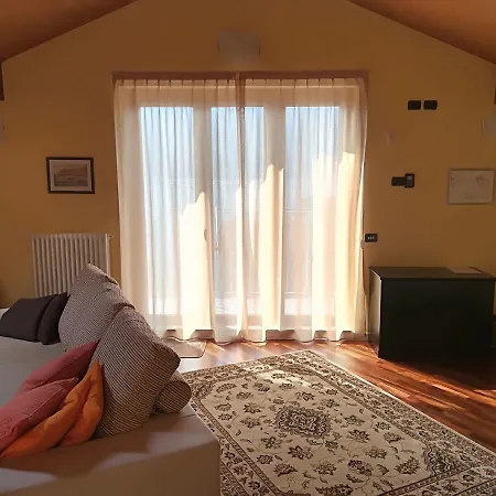 Nocleg ze śniadaniem B&b-foresteria Casa Della Musica 3*