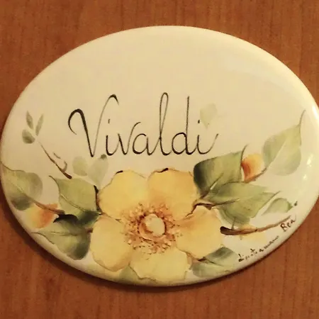 B&b-foresteria Casa Della Musica 曼代洛-德尔拉里奥