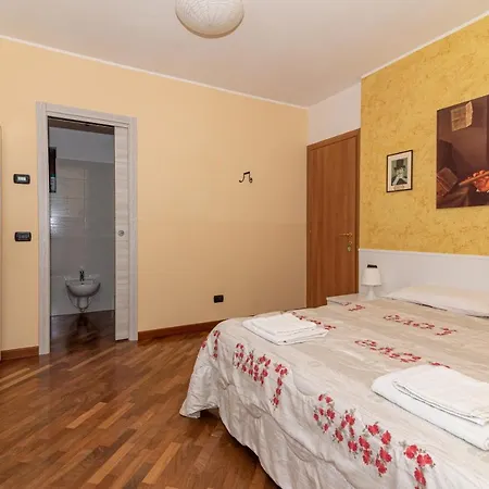 B&b-foresteria Casa Della Musica מנדלו דל לאריו
