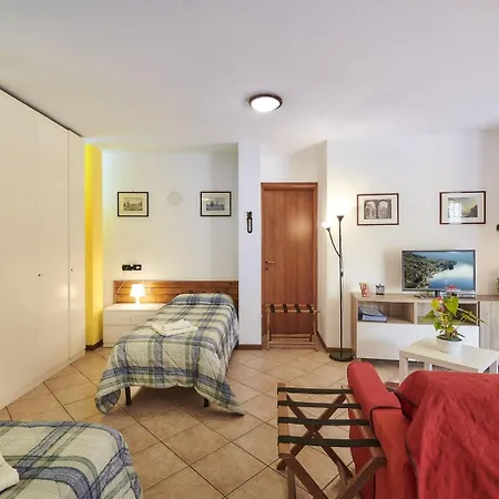 B&b-foresteria Casa Della Musica מנדלו דל לאריו