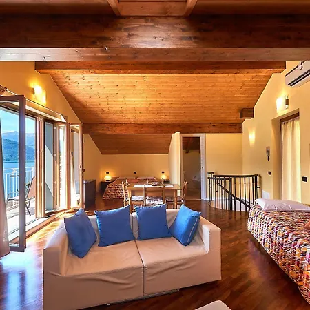 B&b-foresteria Casa Della Musica מנדלו דל לאריו